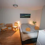 Studio Newly Renovated With Separate Entrance
