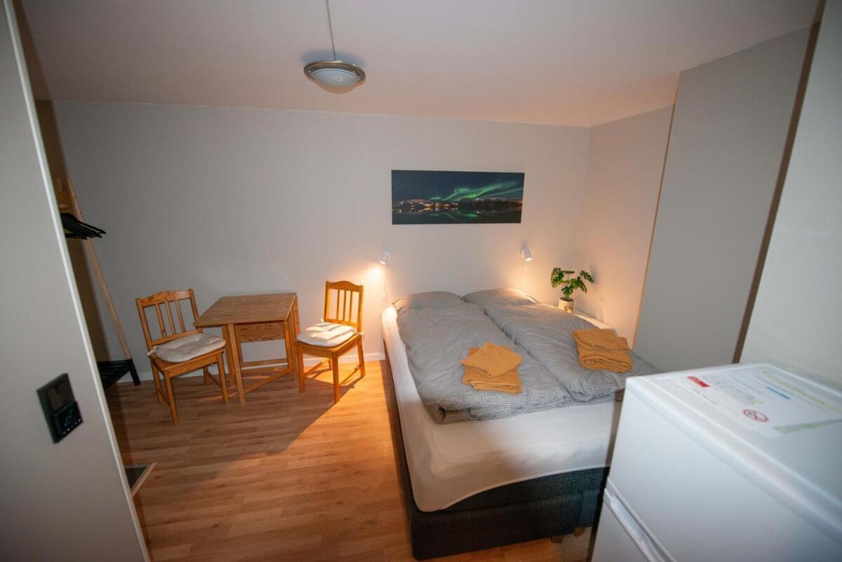 Leilighet Newly Renovated With Separate Entrance *